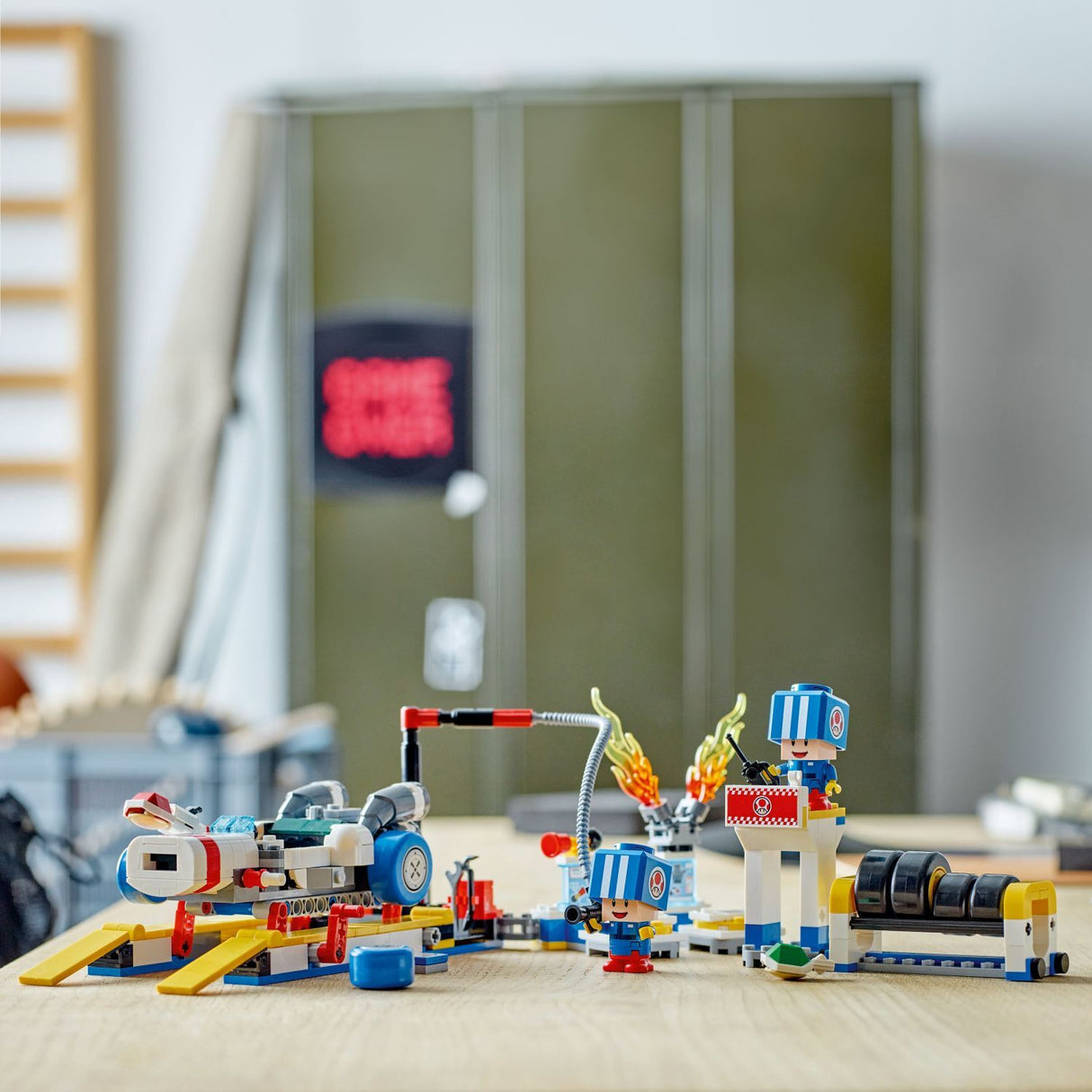 LEGO Super Mario: Mario Kart™ – Toad's Garage