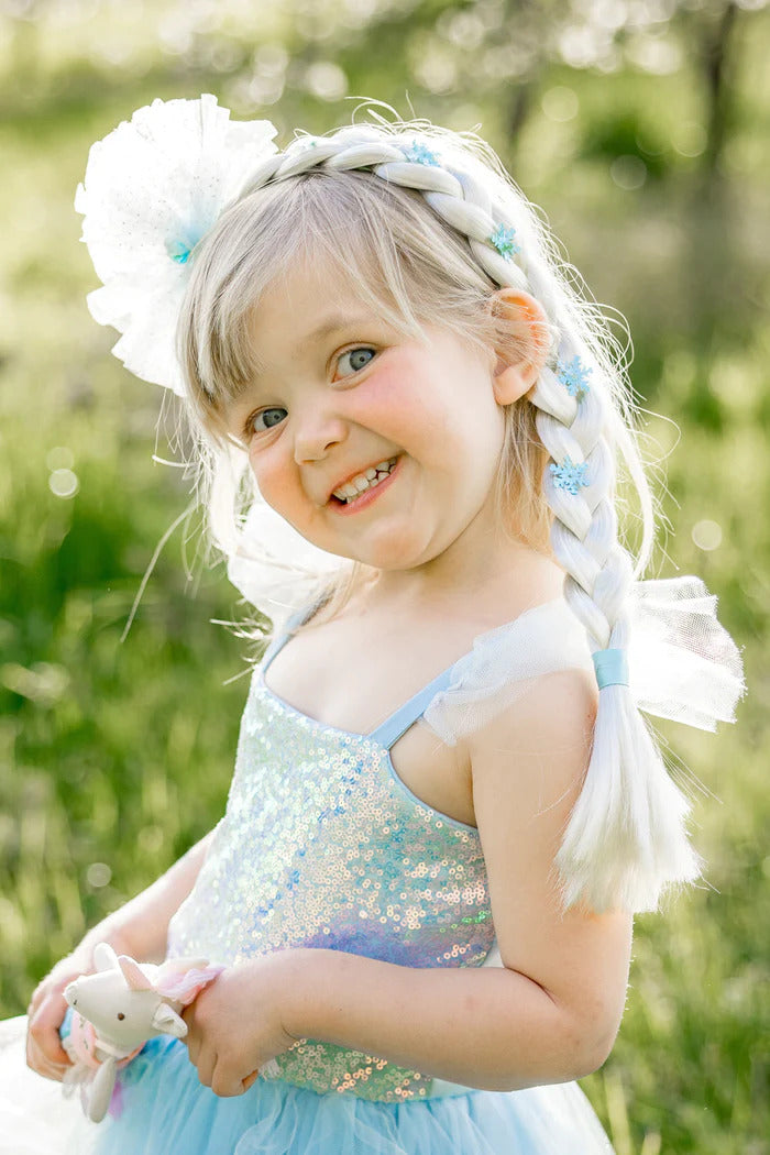 sachin and babi light blue dress woman in fairy costume standing in snow, cg community trends, icy butterfly  wings, ice blue dress, close-up of half body, gif, shiny glittery hair,  lace wings worn, lots of snow details, snowy