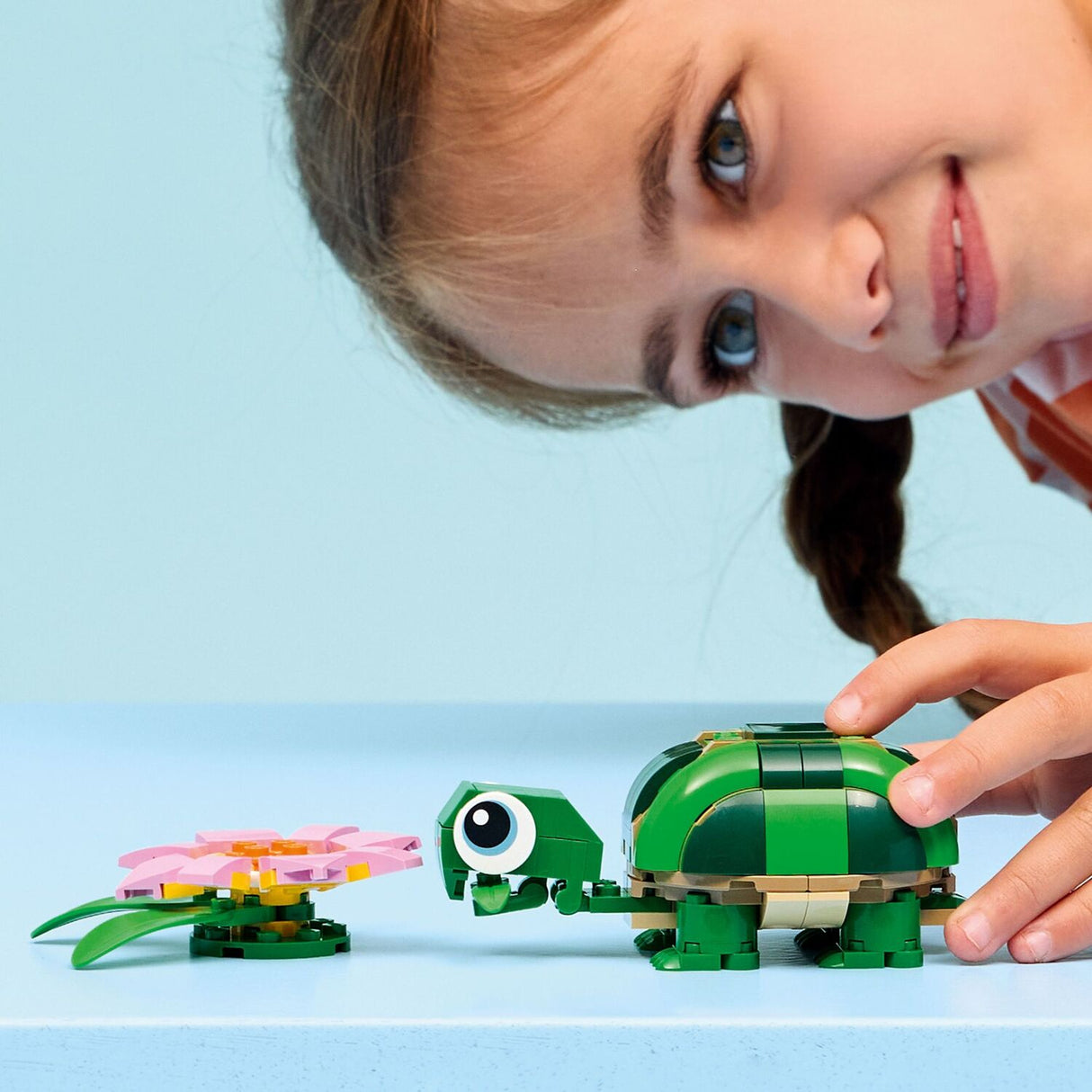 LEGO Creator: Turtle with a Water Lily Flower