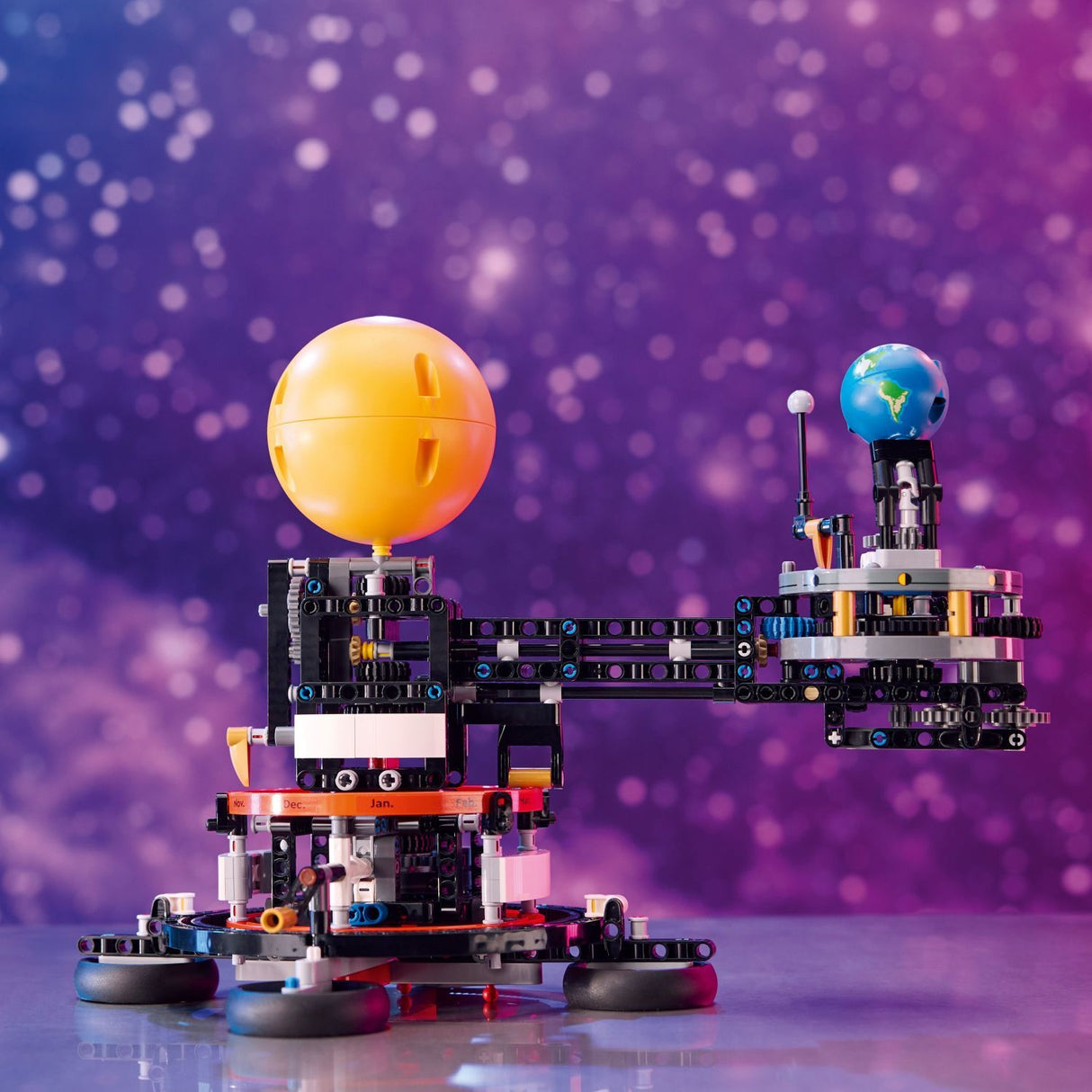 LEGO® Technic: Planet Earth and Moon in Orbit