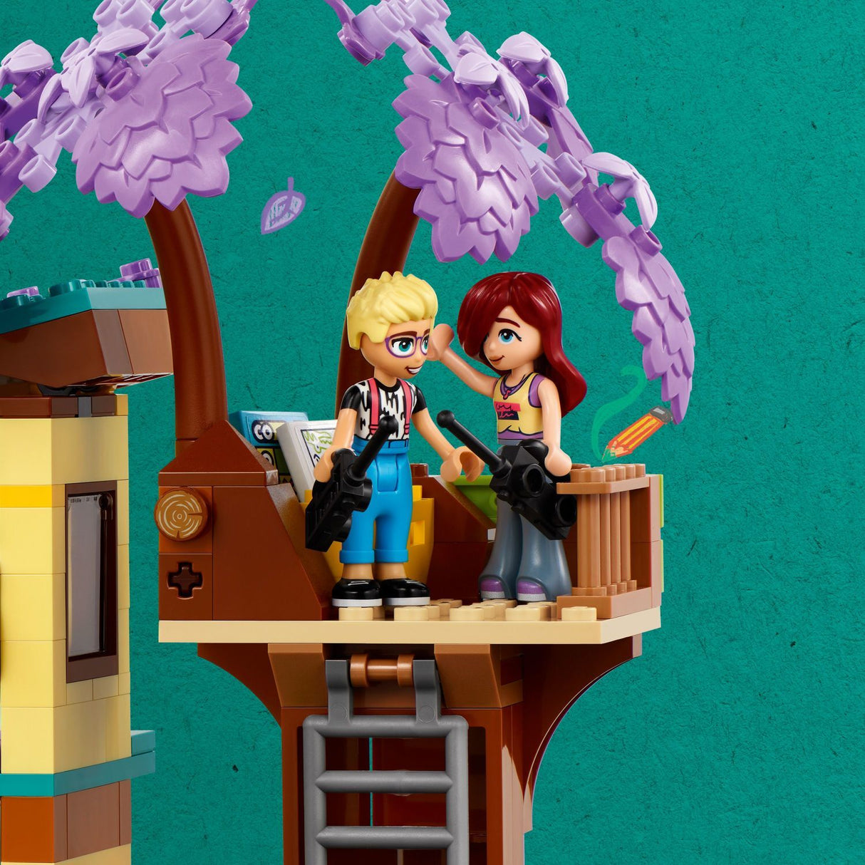 LEGO Friends: Olly and Paisley's Family Houses