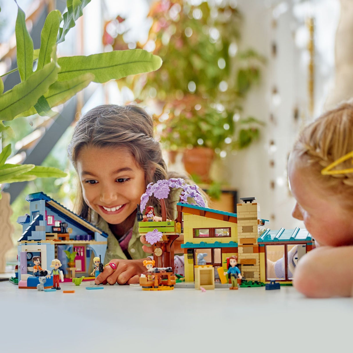 LEGO Friends: Olly and Paisley's Family Houses