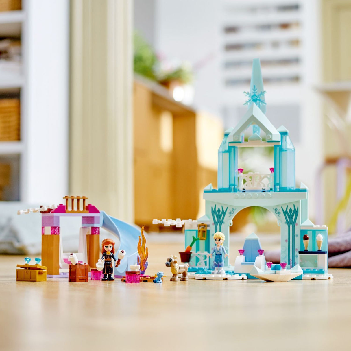 LEGO Disney Princess: Elsa's Frozen Castle