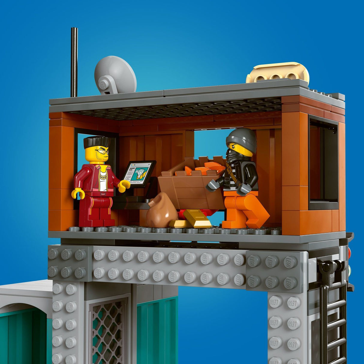 LEGO® City Police: Police Speedboat and Crooks' Hideout