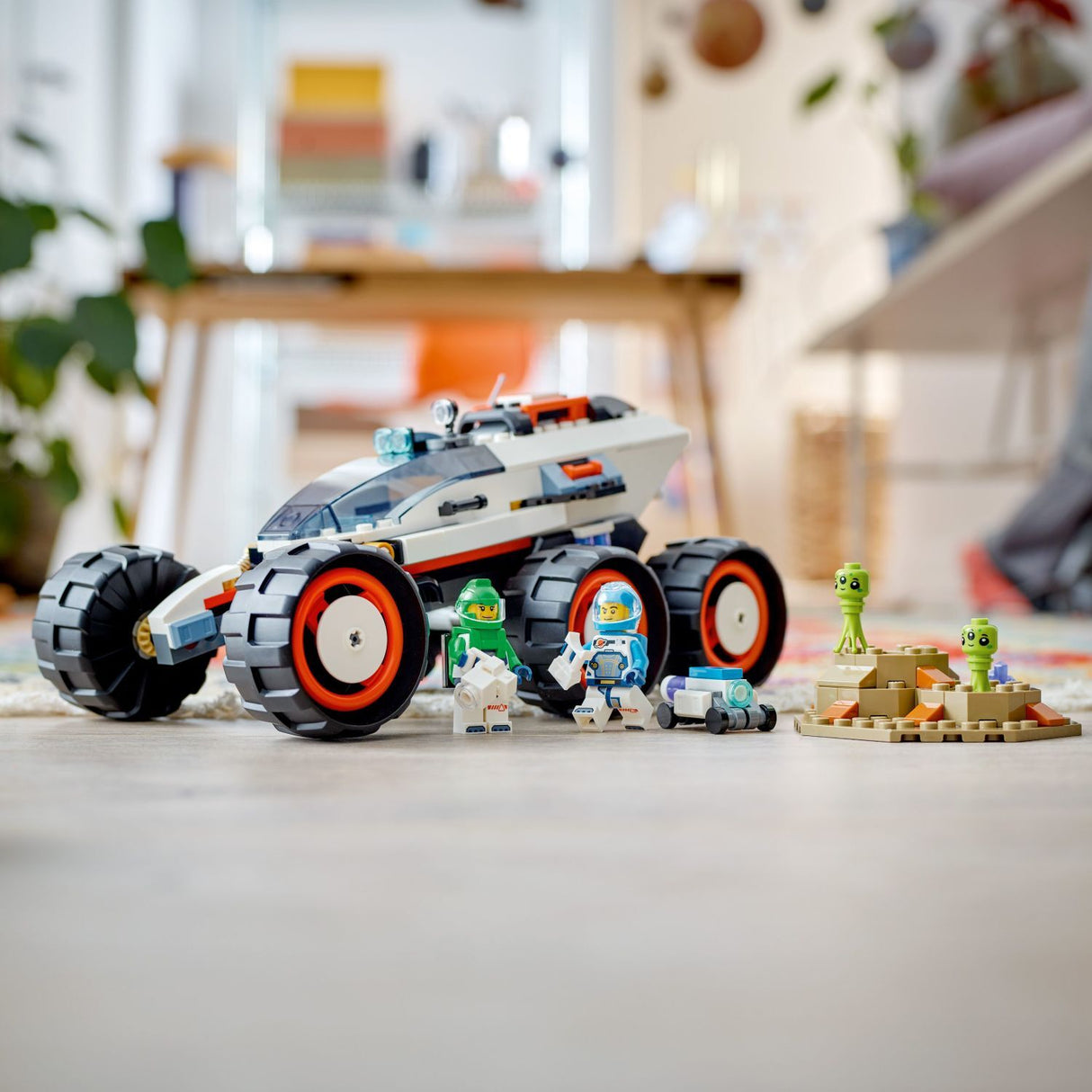 LEGO City Space: Space Explorer Rover and Alien Life