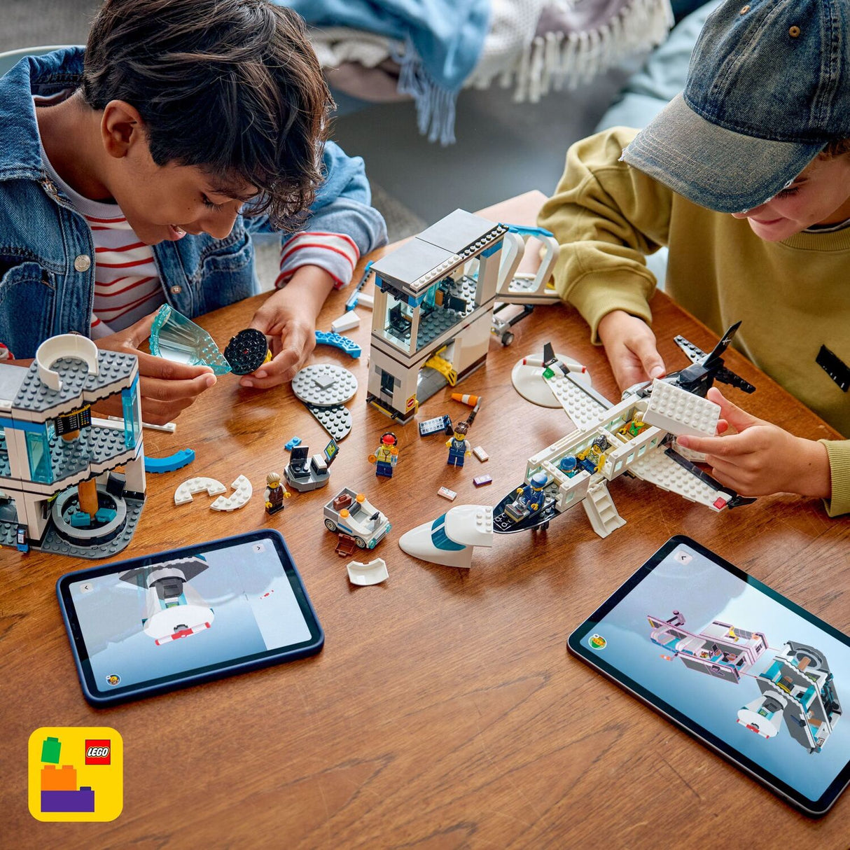 LEGO My City: Airport with Airplane