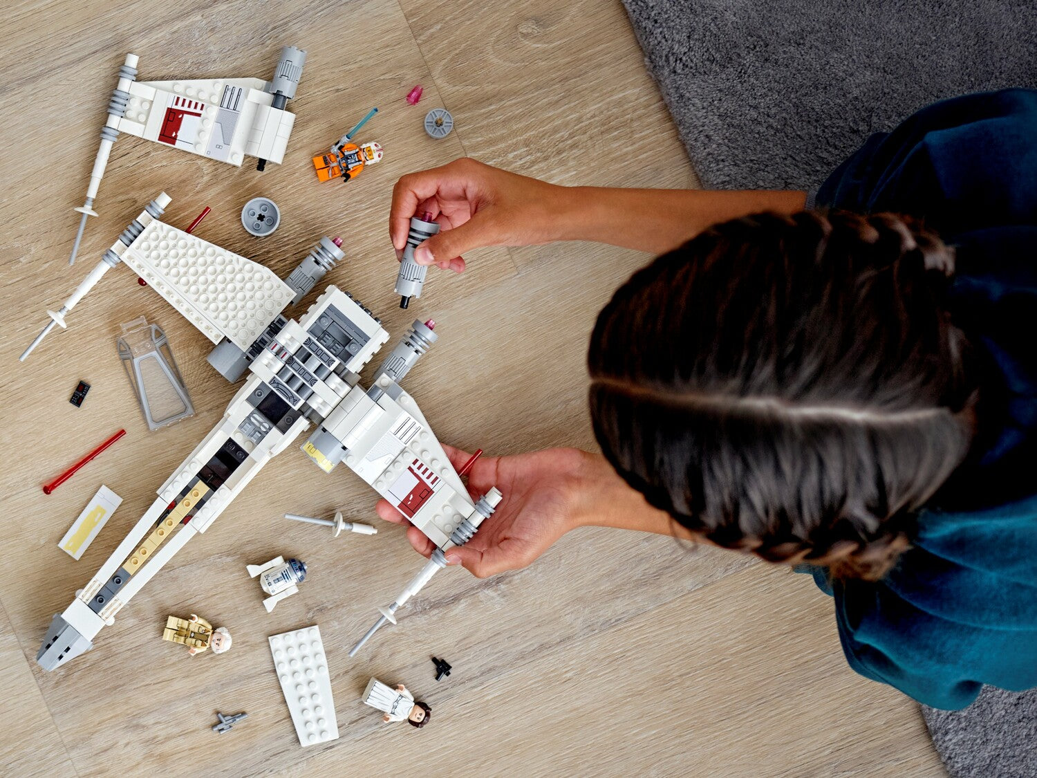 LEGO® Star Wars: Luke Skywalker's X-Wing Fighter – Dancing