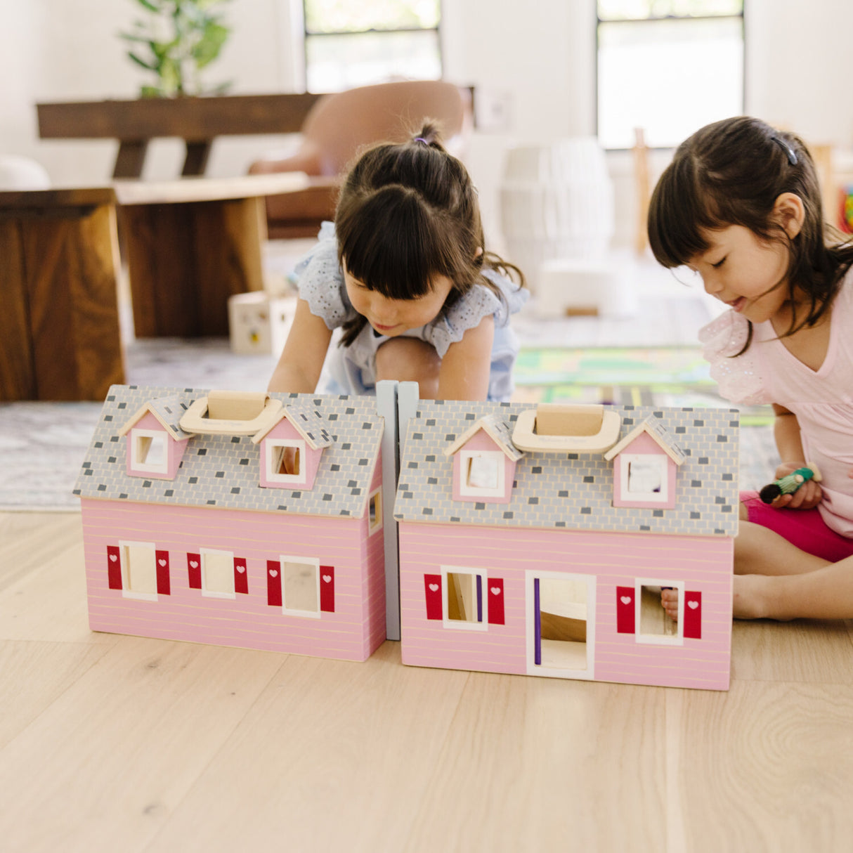 Fold & Go Dollhouse