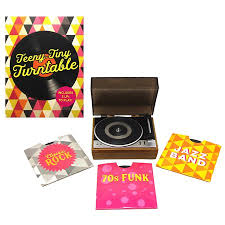 Teeny-Tiny Turntable: Includes 3 Mini-LPs to Play!